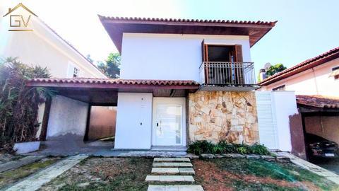 Casa à venda com 230,00 m², 3 dormitórios, 3 vagas de garagem, 4 banheiros na Granja Viana, Cotia
