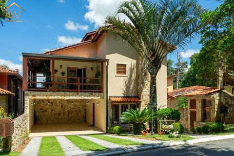 Casa à venda no Condomínio Vila Verde, com 3 quartos, sendo 2 suítes e área gourmet com piscina