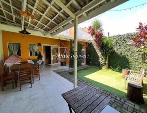 Casa à venda em Cotia, Granja Viana, com 3 quartos, com 232 m², Villagio Felicitá