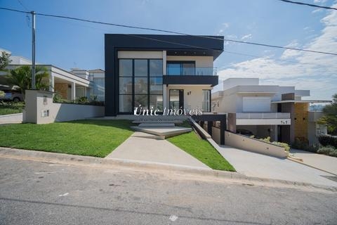 Casa à venda em Jandira, Jardim do Golf I, com 4 suítes, com 495.86 m², Reserva Santa Maria