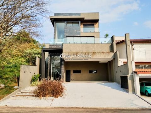 Casa nova à venda no Condomínio São Paulo II, Granja Viana com 4 suítes, 440 m²