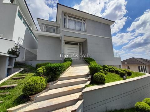 Casa à venda e para locação na Granja Viana com 4 suítes, com 750 m²,piscina e área gourmet! Cond. São Paulo II