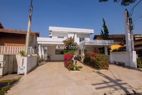 Casa à venda e para alugar na Granja Viana, com 5 suítes, 300 m², Condomíno São Paulo II