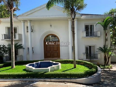 Casa à venda na Granja Viana com 1.200,00 m², 5 suítes, 8 vagas. Cond. São Paulo 2!