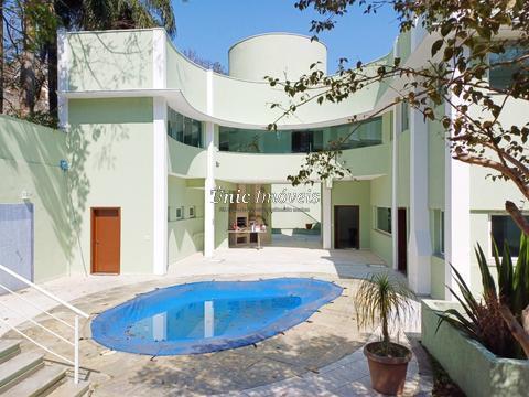 Casa à venda na Granja Viana, com 4 suítes, com 432 m². Condomínio São Paulo II