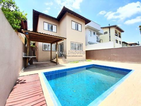 Casa à venda em Cotia, Granja Viana, com 4 quartos (2 suítes), com 260 m², Jardim Das Flores