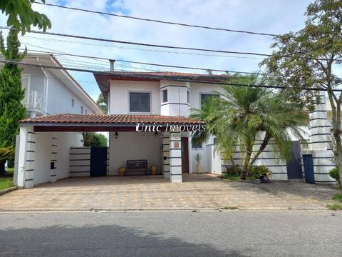 Casa à venda no Cond. São Paulo 2, Granja Viana com 280 m², 4 dormitórios (2 suítes), 4 vagas