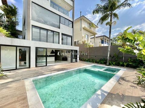 Casa à venda na Granja Viana, com 4 suítes, com 484.04 m², São Paulo II