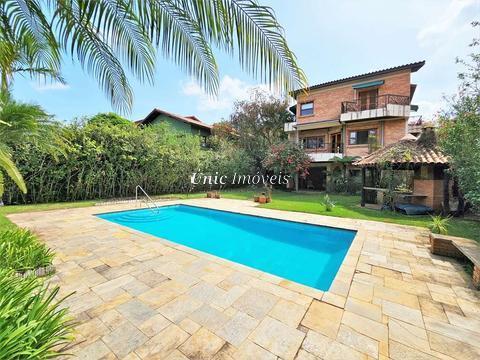Casa à venda no Condomínio Nova Higienópolis com 4 quartos (2 suítes), com 351.14 m²