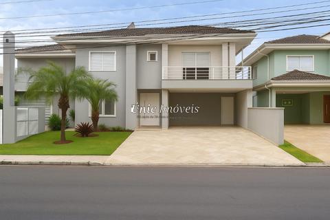 Casa à venda em Cotia, Granja Viana, com 4 suítes, com 400 m², São Paulo II