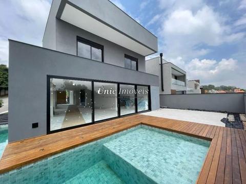 Casa nova à venda na Granja Viana, com 4 suítes, 480 m²