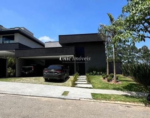 Casa à venda na Granja Viana, Condomínio Vintage, 380 m², 4 suítes, 6 vagas