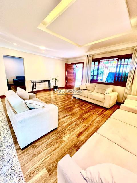 Casa à venda no Condomínio Parque Primavera, com 3 suítes, com 359 m²