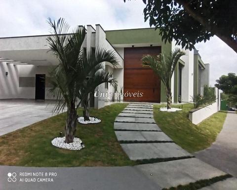 Casa à venda com 342,00 m², 4 dormitórios, 6 vagas. Vintage, Granja Viana,  Cotia