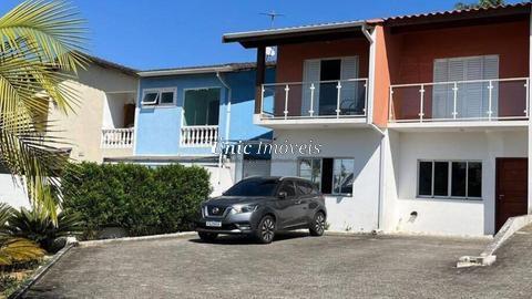 Casa à venda com 130,00 m², 3 dormitórios, 2 vagas. KM 25, Granja Viana, Cotia