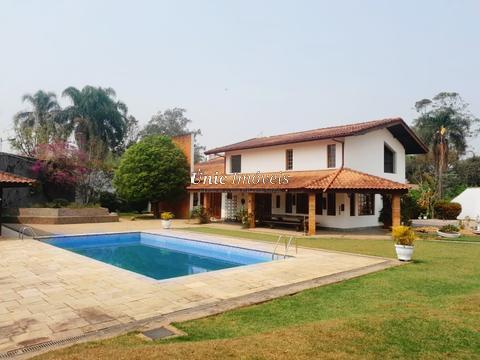 Casa à venda e para alugar em Cotia, Granja Viana, com 4 suítes, com 550 m²