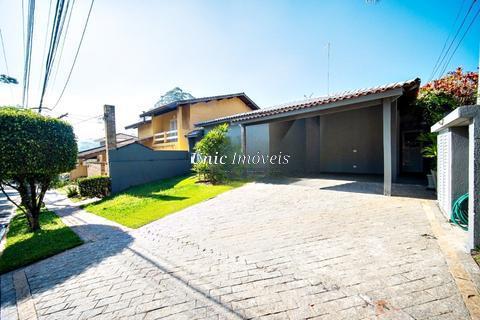 Casa à venda em Cotia, Granja Viana, com 3 suítes, com 226 m², São Paulo II