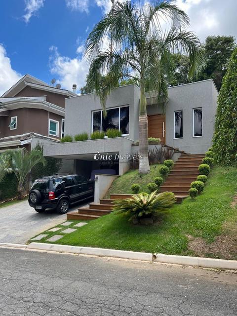 Casa moderna à venda com 2 suítes, com 150 m²,  Condomínio Vila Verde